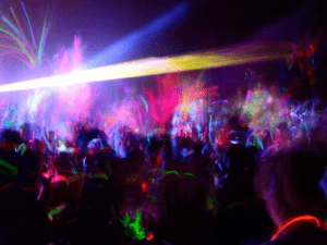 L’attribut alt de cette image est vide, son nom de fichier est Nuits-Sonores-2024-un-festival-electro-engage-et-engageant-copie.png.