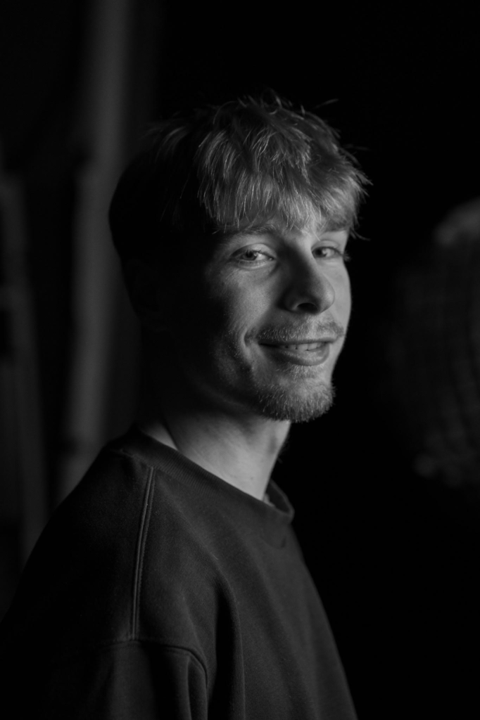 Adrien Raymond, le journalisme culturel en horizon 